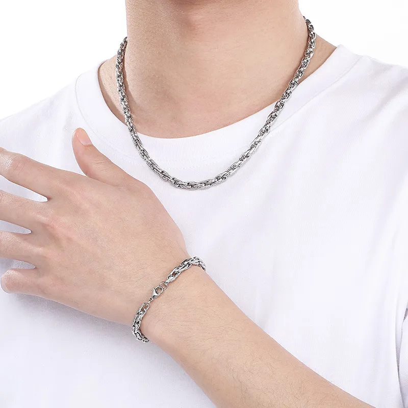 Fashionable Electroplated 18 Gold Personalized Jewelry Wholesale Stainless Steel Embossed Twisted Chain Set