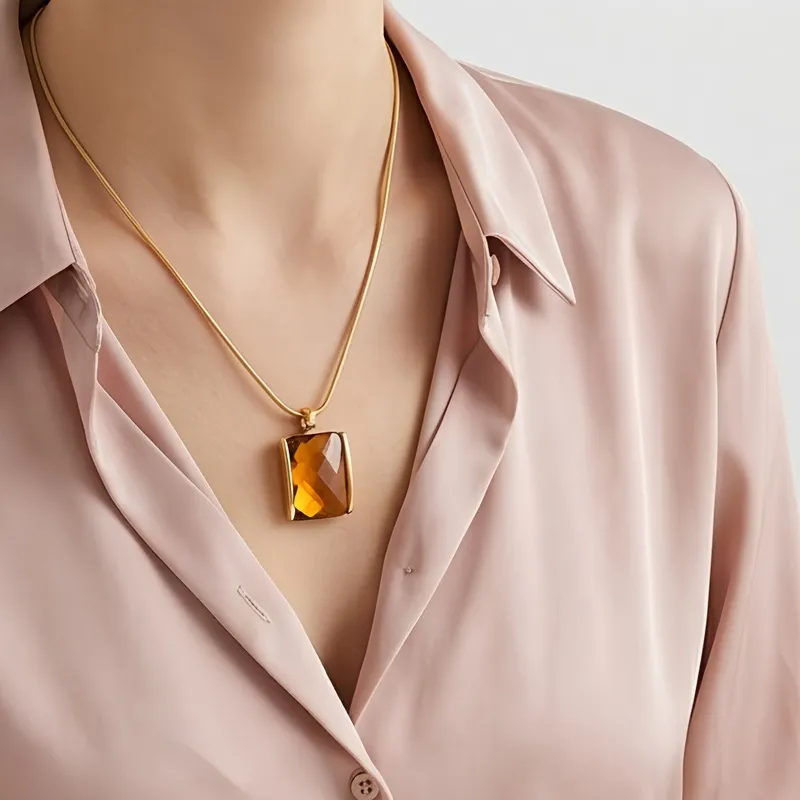 Personalized Square Multi-Color Glass Pendant Necklace Snake Bone Chain 18K Gold-Plated Stainless Steel Necklace Wholesale