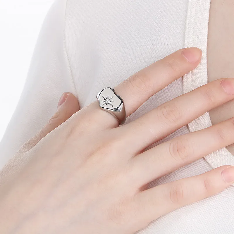 Simple Heart-Shaped Diamond-Encrusted Eight-Pointed Star Ring Multi-Color 18K Gold-Plated Stainless Steel Ring