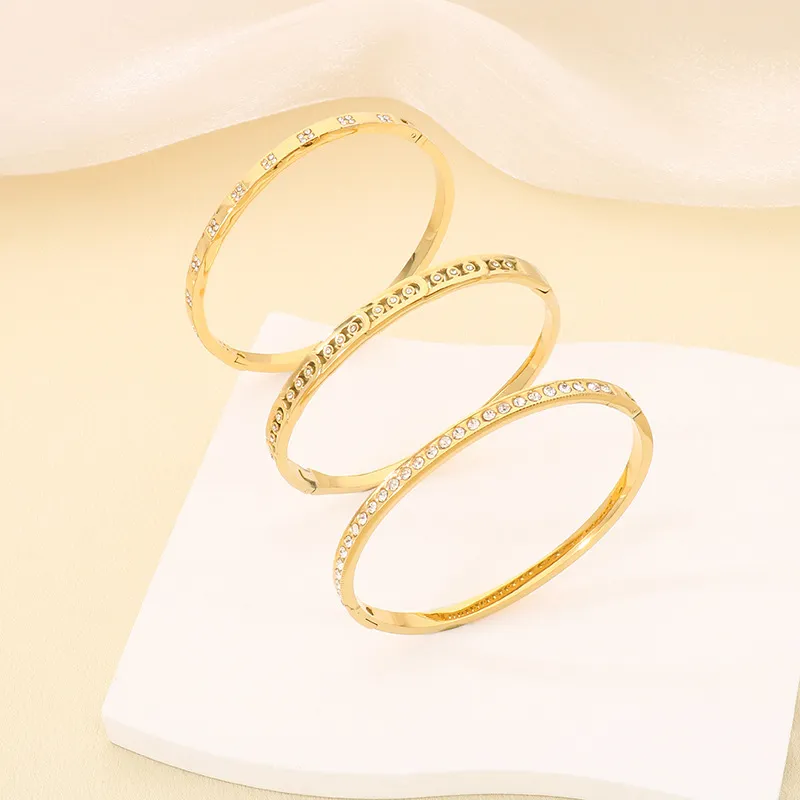 Stylish and Minimalist Stainless Steel Zircon Round Buckle Gold Bracelet Bangles