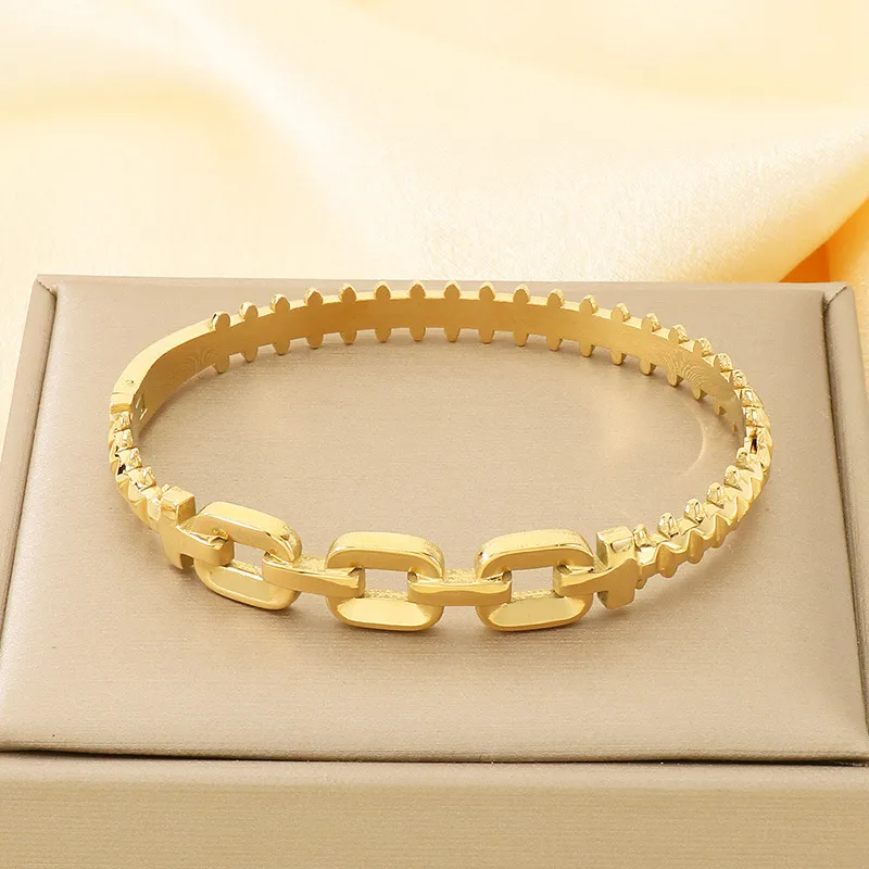 Stainless Steel Jewelry Rhinestone Bangle Suitable for Daily Wear