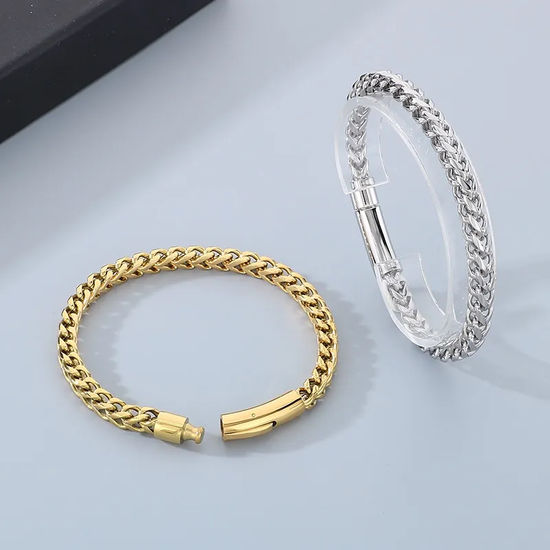 Niche Design Ins Style Stainless Steel Chain Bracelet Suitable for Daily Wear