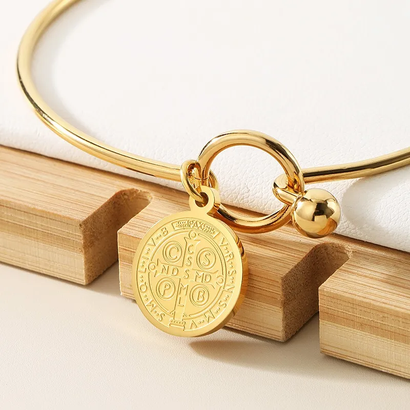 Heart Shaped Bangles Women's Engraved Love Pendant Buckle Bracelet
