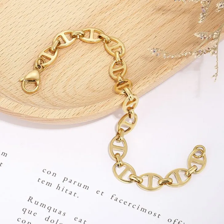 Stylish 18K Gold Plated Chain Bracelet for Women in Stainless Steel