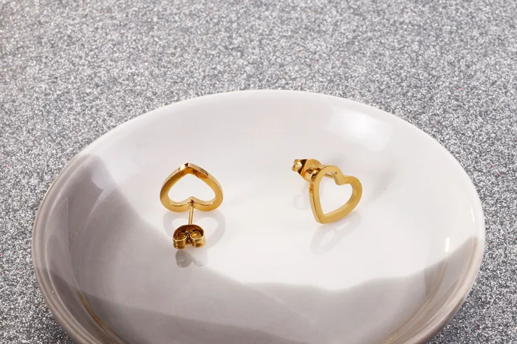 European American Fashion Minimalist Trendy Earrings Stainless Steel Hollow Heart Stud Earrings