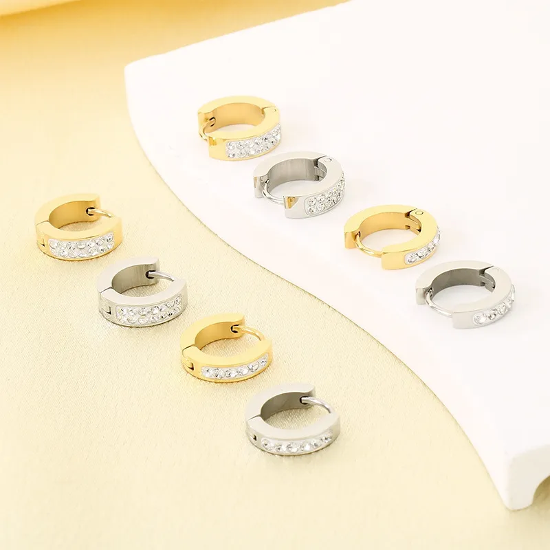 Stainless Steel Rhinestone Earrings Are Fashionable Jewelry Suitable for Daily Wear