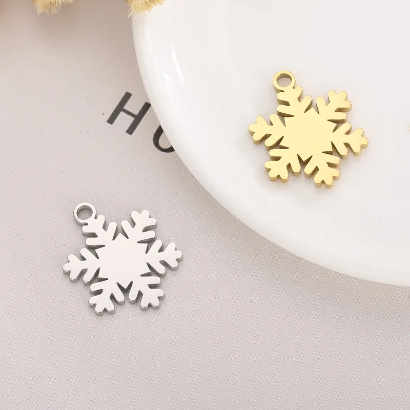 Fashionable Hexagonal Snowflake Exquisite Small Pendant Christmas DIY Accessory