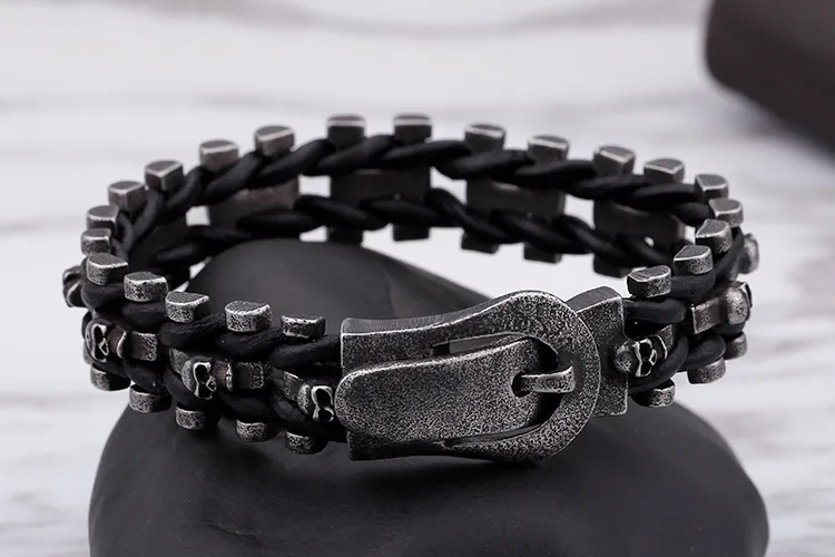 Men's Punk Style Stainless Steel Creative Skull Woven Leather Bracelet Accessory