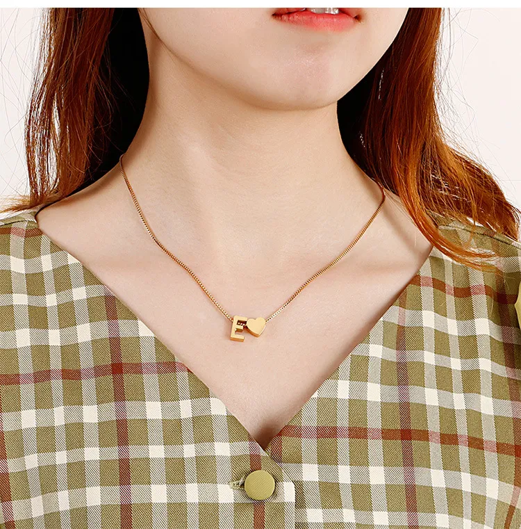 Stylish 26 Capital Letters Heart-Shaped Pull-out Stainless Steel Necklace