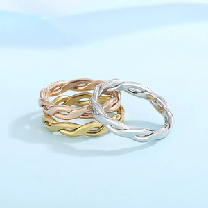Stainless Steel Ring 18K Gold-Plated Twisted Pattern Jewelry Suitable for Daily Wear