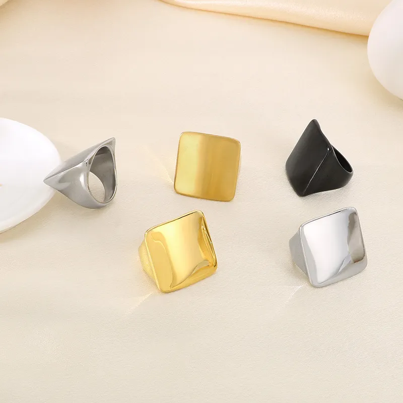 Sandblasted Surface with Laser-Engravable Logo Rings for Men and Women