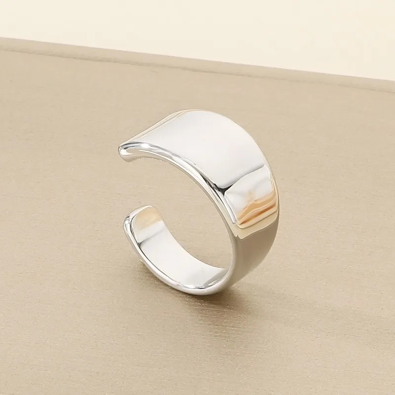 Creative Distressed Brooch with Openning Exquisite Wide-Format Laser-Etched Stainless Steel Ring