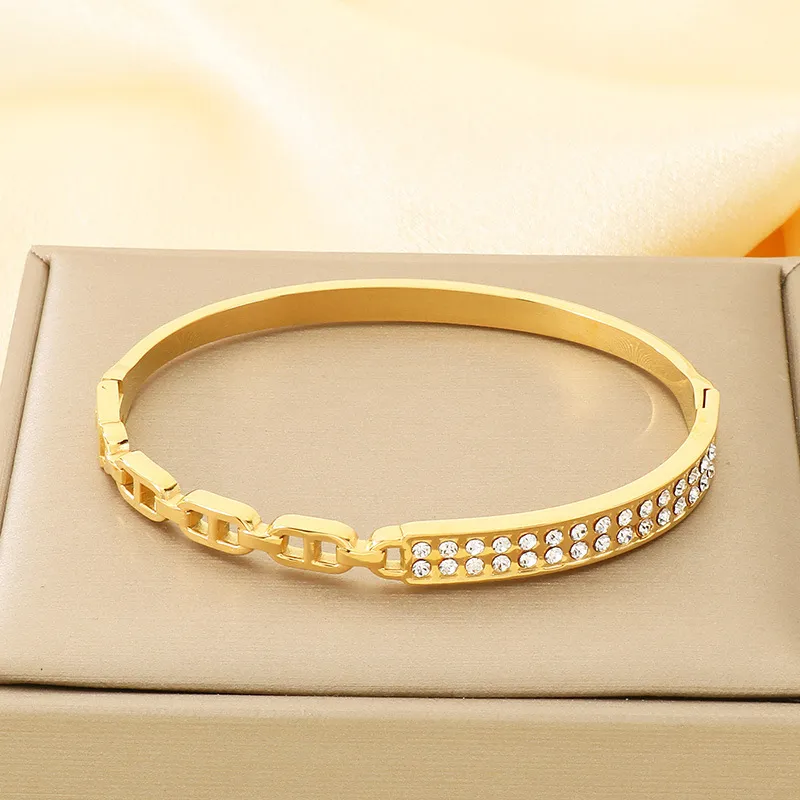 Stainless Steel Jewelry Rhinestone Bangle Suitable for Daily Wear