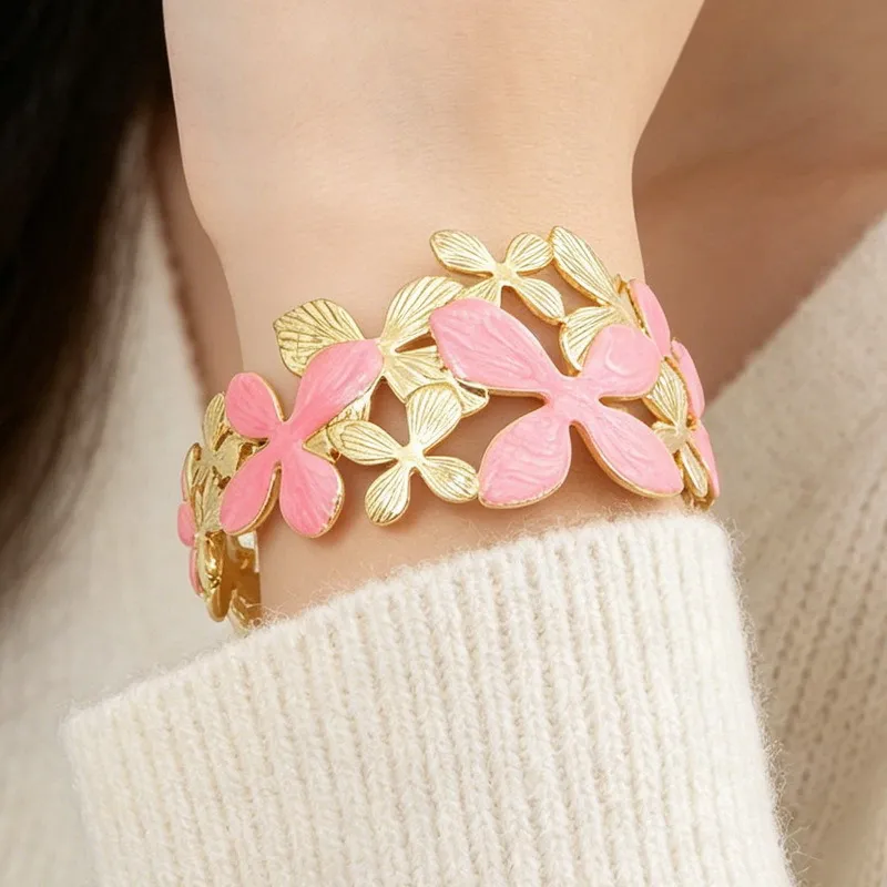 Exaggerated Women's Flower Style Stainless Steel Drip Oil Opening Bangle