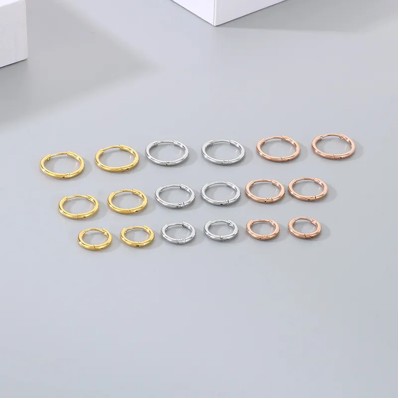 Classic 18K Gold-Plated Stainless Steel Round Huggie Earrings Versatile Hoop Earrings Wholesale