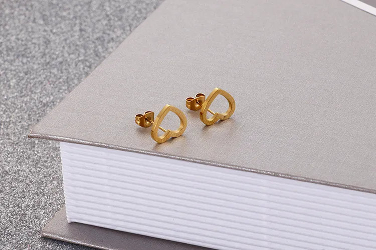 European American Fashion Minimalist Trendy Earrings Stainless Steel Hollow Heart Stud Earrings