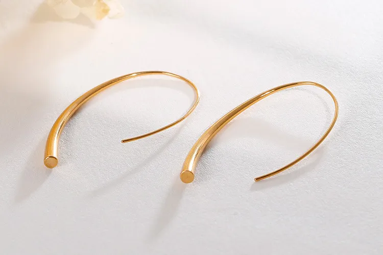 Commuting Versatile Minimalist Curved Earhook for Women, with a Unique Design and Stainless Steel Earrings