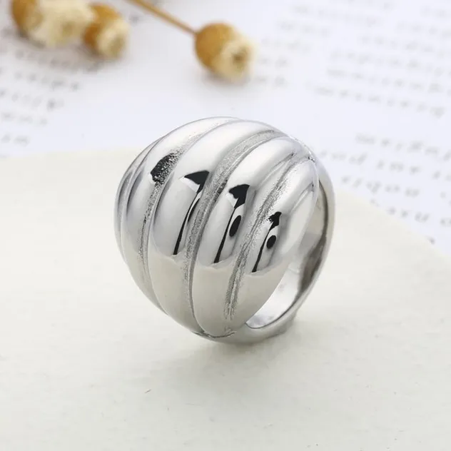 Geometric Design Glossy Finish Ring for Stylish Index Finger