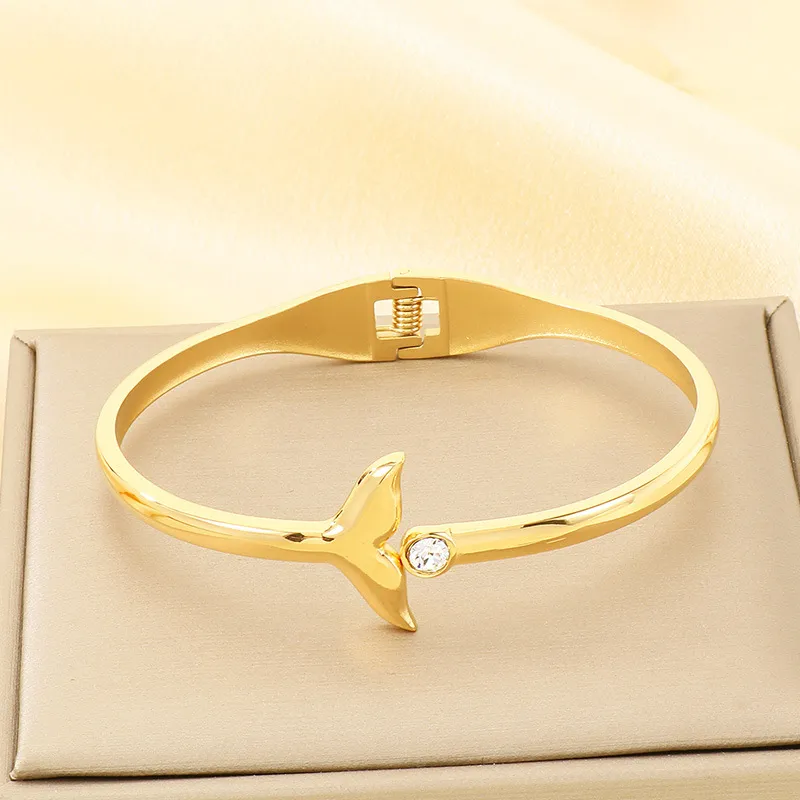 Stainless Steel Bangle with Butterfly Element Jewelry Suitable for Daily Wear