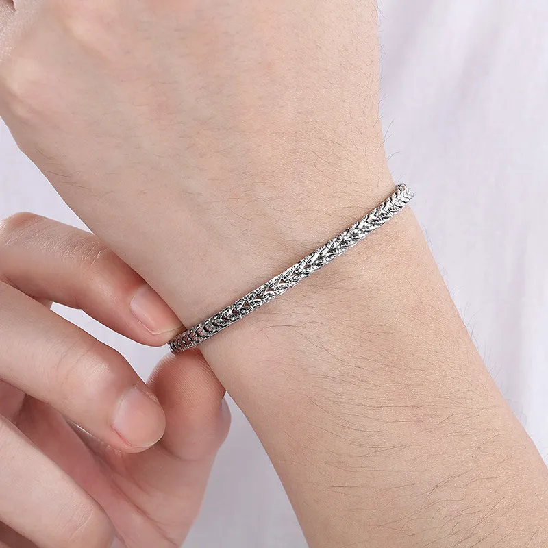 Men's Stainless Steel Bracelet Versatile Accessory Suitable for Daily Wear