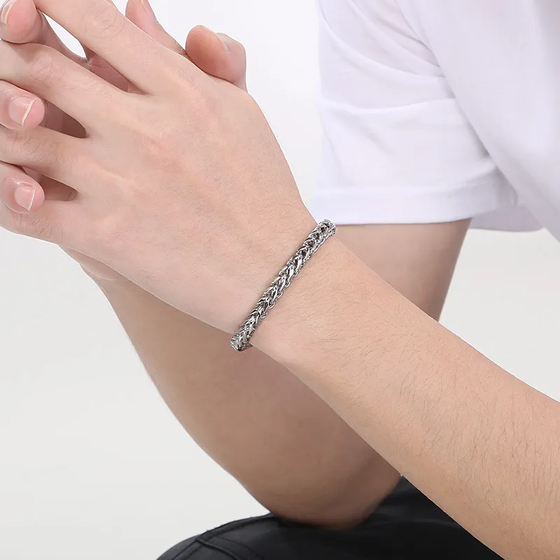 Niche Design Ins Style Stainless Steel Chain Bracelet Suitable for Daily Wear