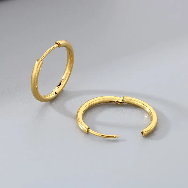 Minimalist 18K Gold-Plated Stainless Steel Round Huggie Earrings Versatile Hoop Earrings Wholesale