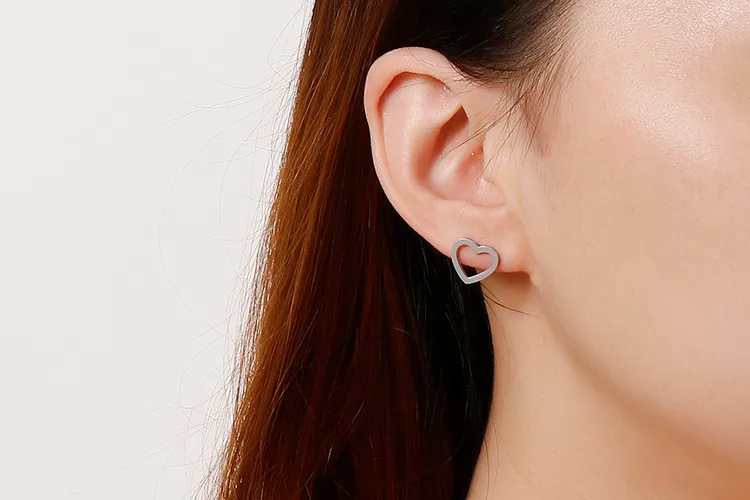 European American Fashion Minimalist Trendy Earrings Stainless Steel Hollow Heart Stud Earrings