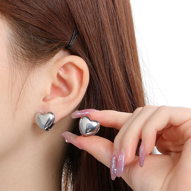 Minimalist Style Stainless Steel Polished Double-Sided Heart-Shaped Ear Clip Earrings Wholesale