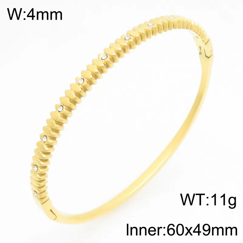 Stylish and Elegant Starry Heart-Shaped Stainless Steel Bangle Jewelry
