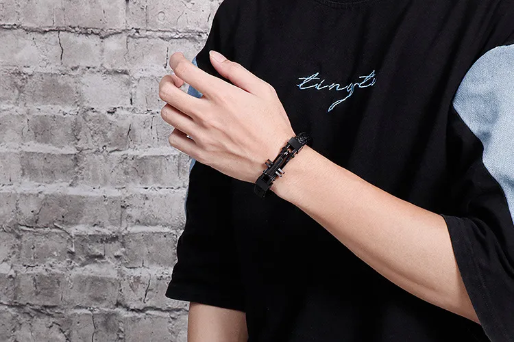 European and American Fashion Stainless Steel Creative Personalized Bullet Head Men's Leather Bracelet