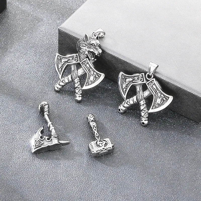 Nordic Viking Wolf Head Battle Axe Pendant Exaggerated and Powerful Retro Celtic Knot Battle Hammer Stainless Steel Men's Accessory