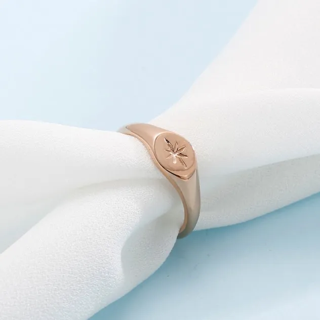 Chic Eight-Pointed Star Ring for Stylish Women's Accessories