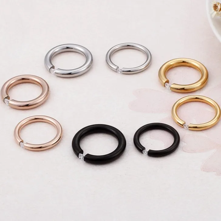Modern Fashion Couple Round Rings in Stainless Steel with Zircon Crystals