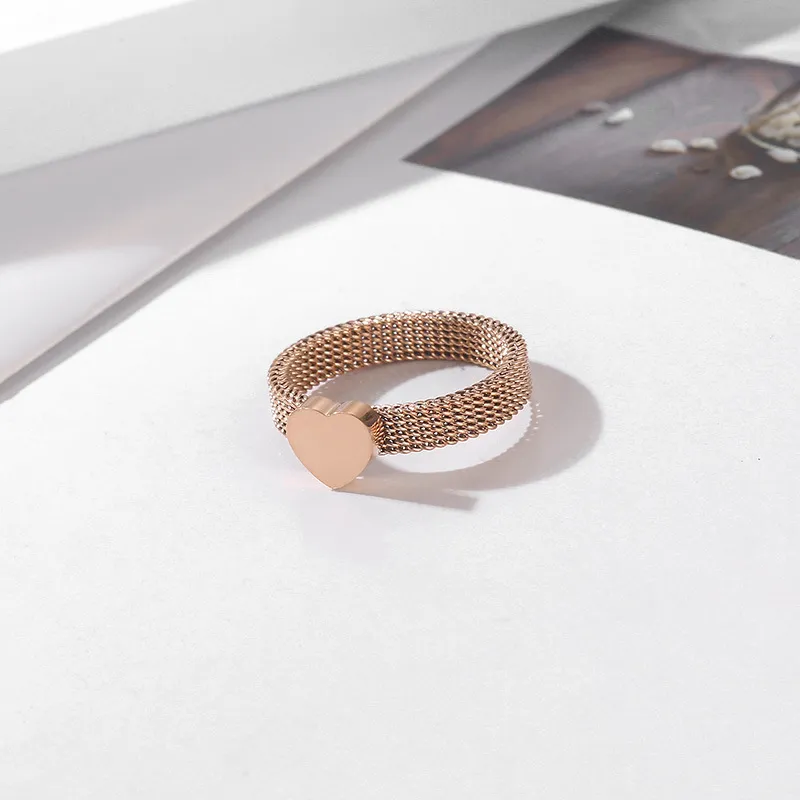 Korean Fashion Stainless Steel Strap Ring Design with Heart Inlaid Shell Ring