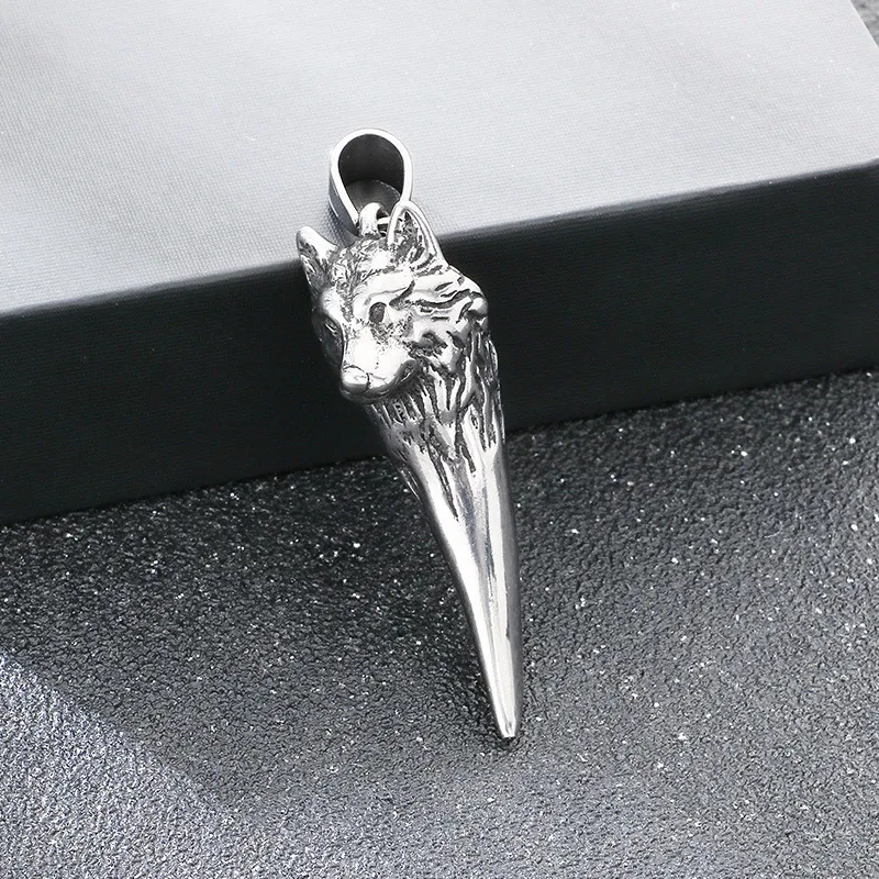 Trendy Retro Wolf Tooth Pendant, Personalized and Domineering, Blackened Eagle Claw Stainless Steel Men's Pendant