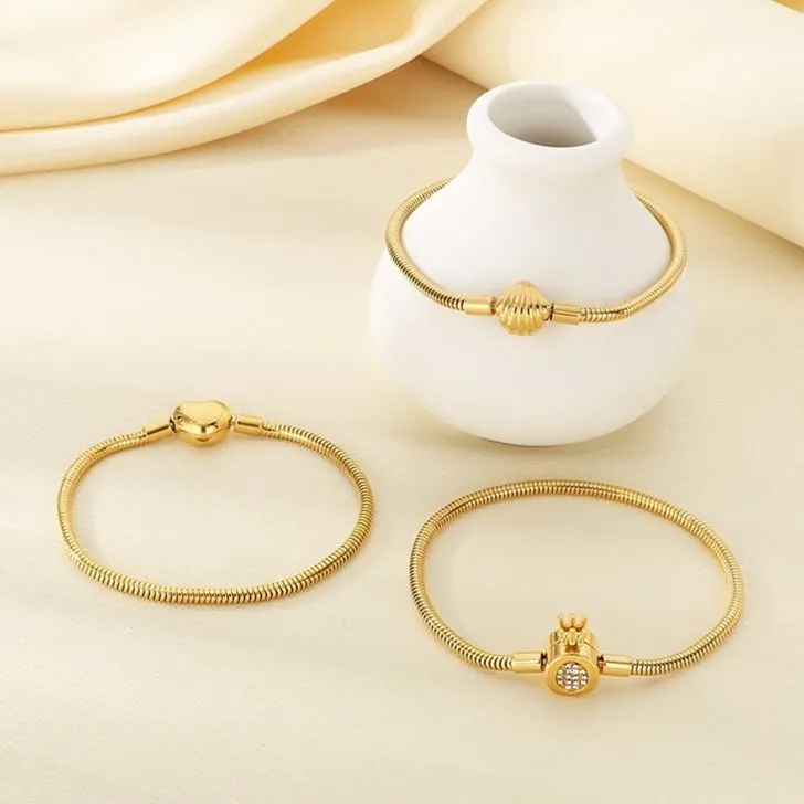 Light Luxury Circular Snake Chain Bracelet with Heart Charm