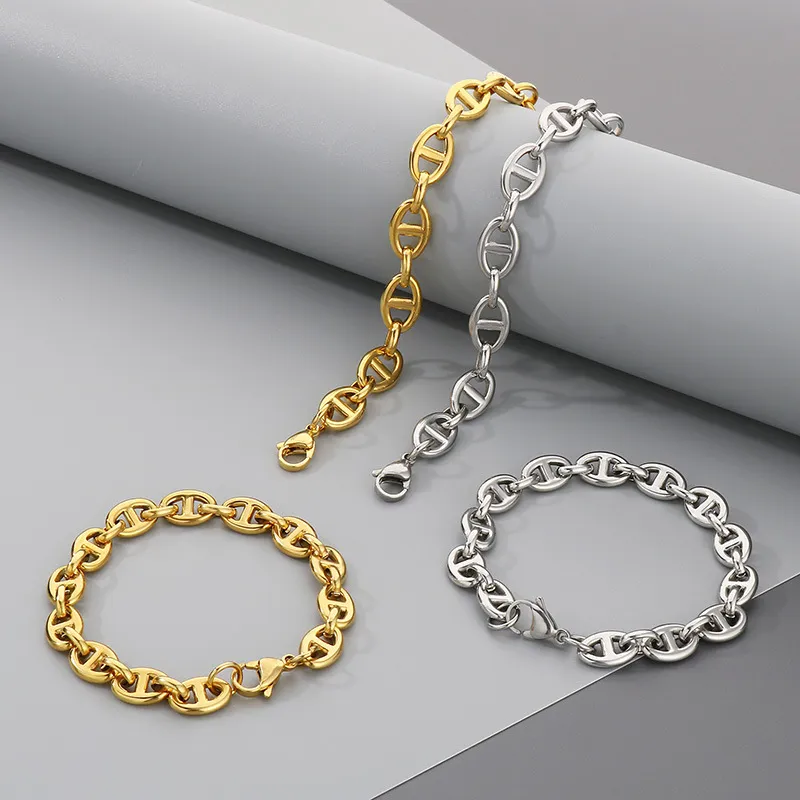Trendy and Personalized Stainless Steel Oval Pig Nose Japanese Chain Unisex Bracelet