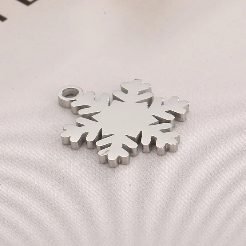 Fashionable Hexagonal Snowflake Exquisite Small Pendant Christmas DIY Accessory