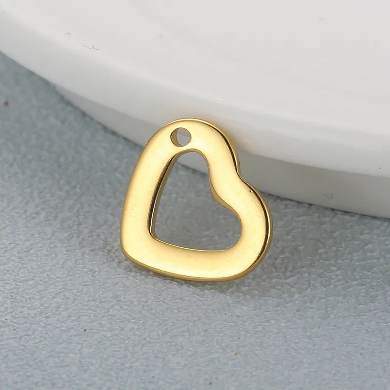 Stainless Steel Hollow Heart-Shaped Pendant Necklace DIY Jewelry Accessories