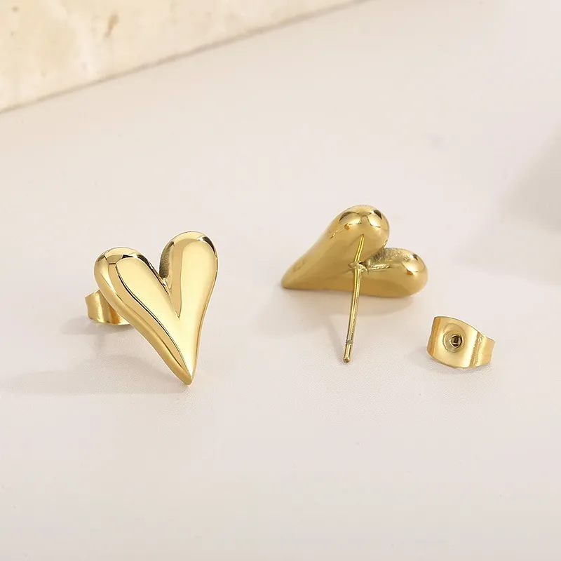 Fashionable Metal Earrings 18K Gold-Plated Stainless Steel Heart-Shaped Earrings for Women