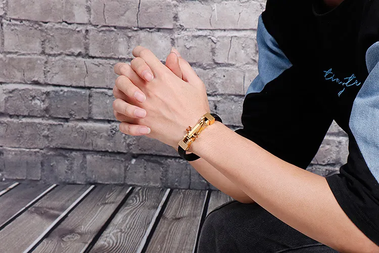 European and American Fashion Stainless Steel Creative Personalized Bullet Head Men's Leather Bracelet