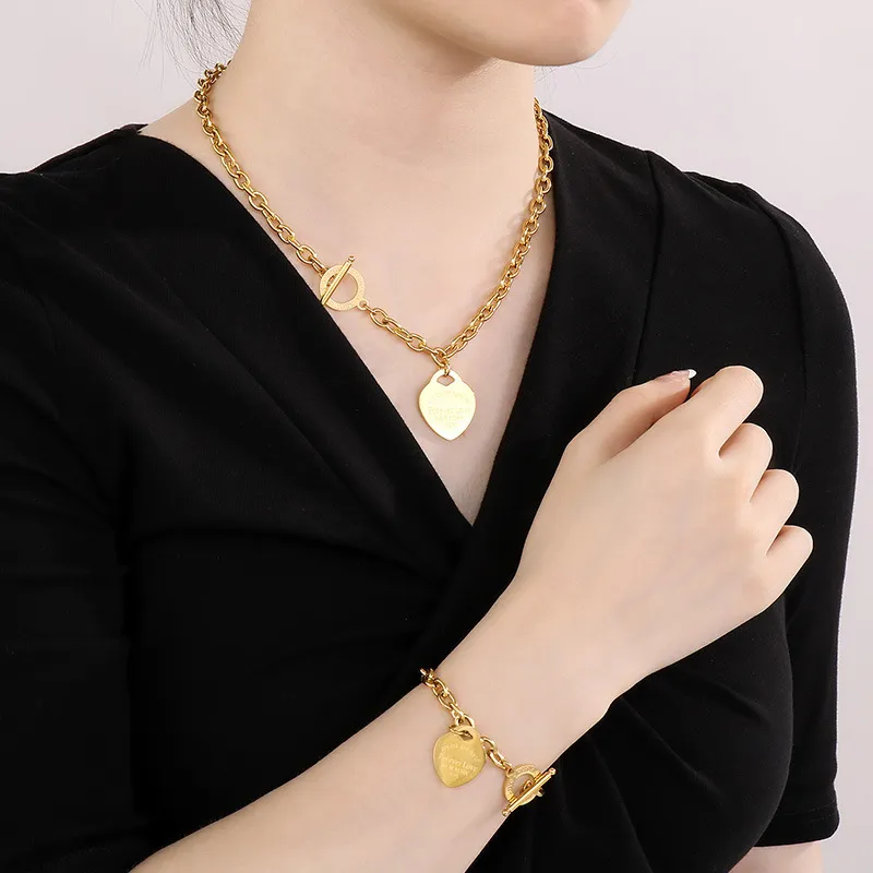 18K Gold Plated Open Heart-Shaped Clavicle Chain with Multi-Color Epoxy Resin Stainless Steel Ring Set