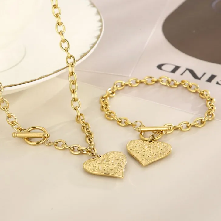 Hip-Hop Fashion Punk Style Stainless Steel Retro Heart-Shaped Pendant Ot Buckle Jewelry Women's Bracelet and Necklace Set
