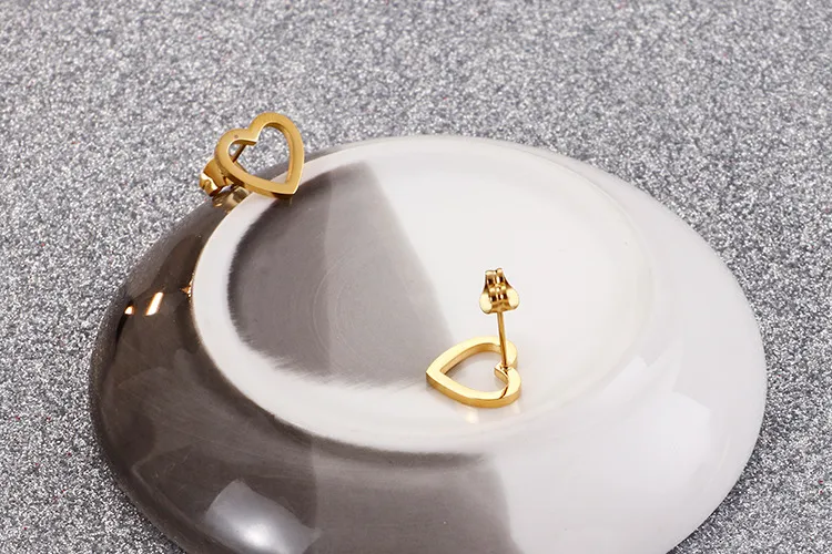 European American Fashion Minimalist Trendy Earrings Stainless Steel Hollow Heart Stud Earrings