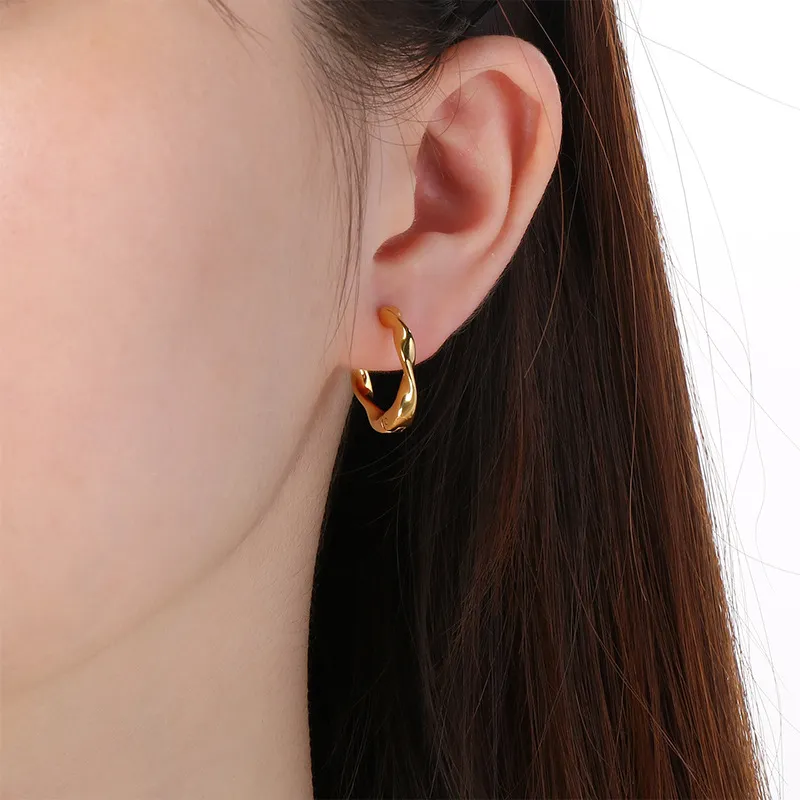 Stainless Steel Fashionable Jewelry Women's Earrings Suitable for Daily Wear