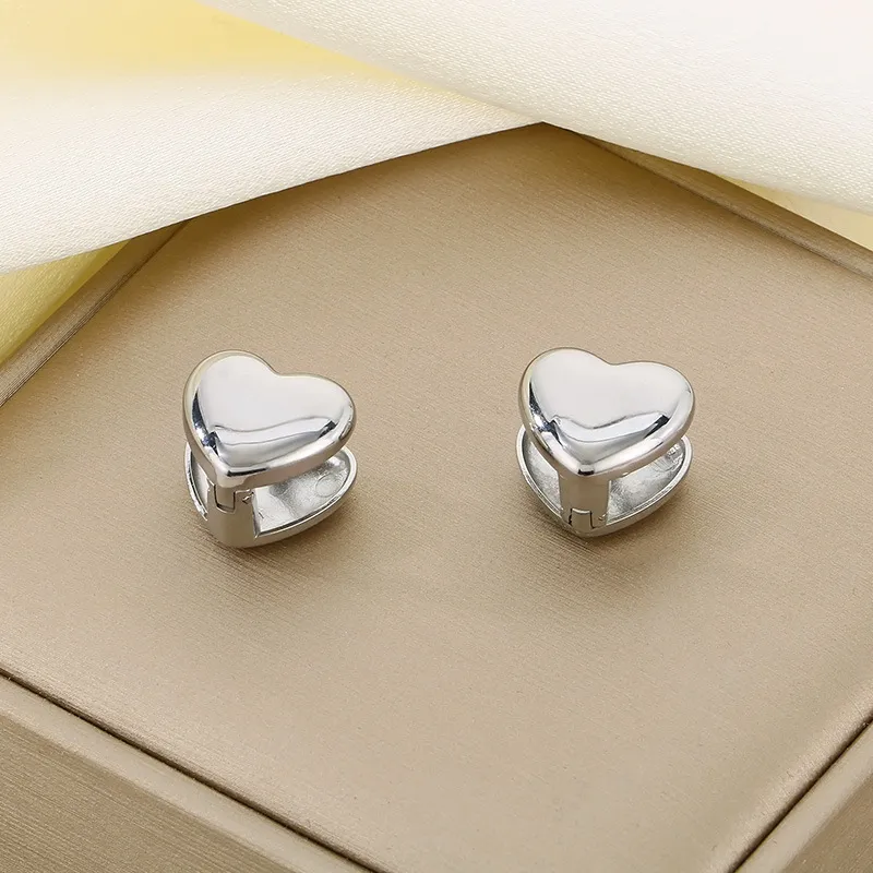 Minimalist Style Stainless Steel Polished Double-Sided Heart-Shaped Ear Clip Earrings Wholesale
