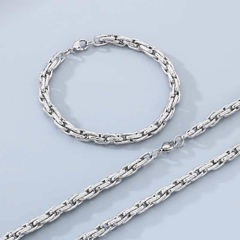 Fashionable Electroplated 18 Gold Personalized Jewelry Wholesale Stainless Steel Embossed Twisted Chain Set