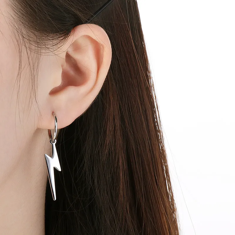 Fashionable Stainless Steel Three-Dimensional Photosensitive Surface Lightning Shaped Temperament Neutral Earring Jewelry