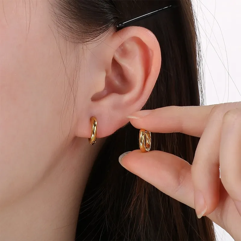 Fashion Mobius Stainless Steel Creative Twisted Circular Temperament Girl Earrings Jewelry
