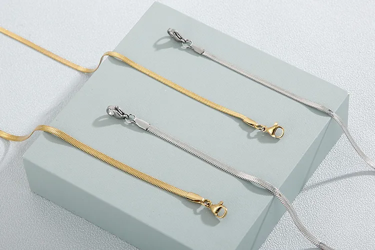 European and American Creative Personalized Chain Bracelet Stainless Steel Cool Style Women's Short Blade Chain Necklace